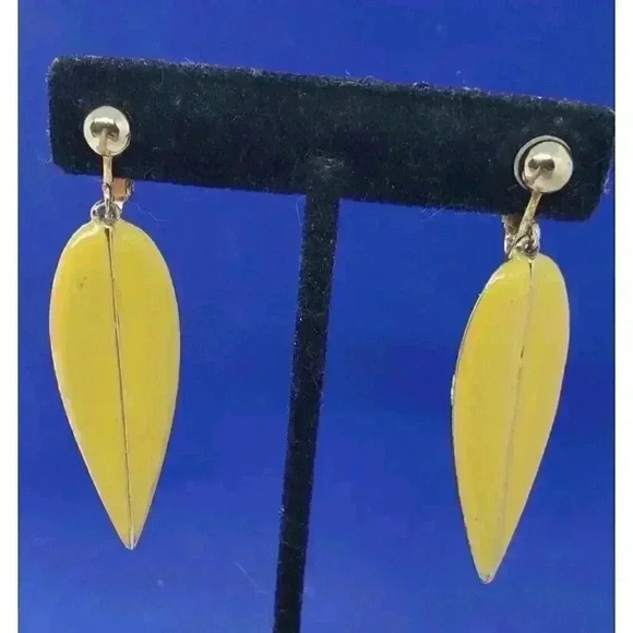Vintage Earrings Long Yellow Enamel Leaf MCM Clip On Super Ling Drama - Picture 1 of 9